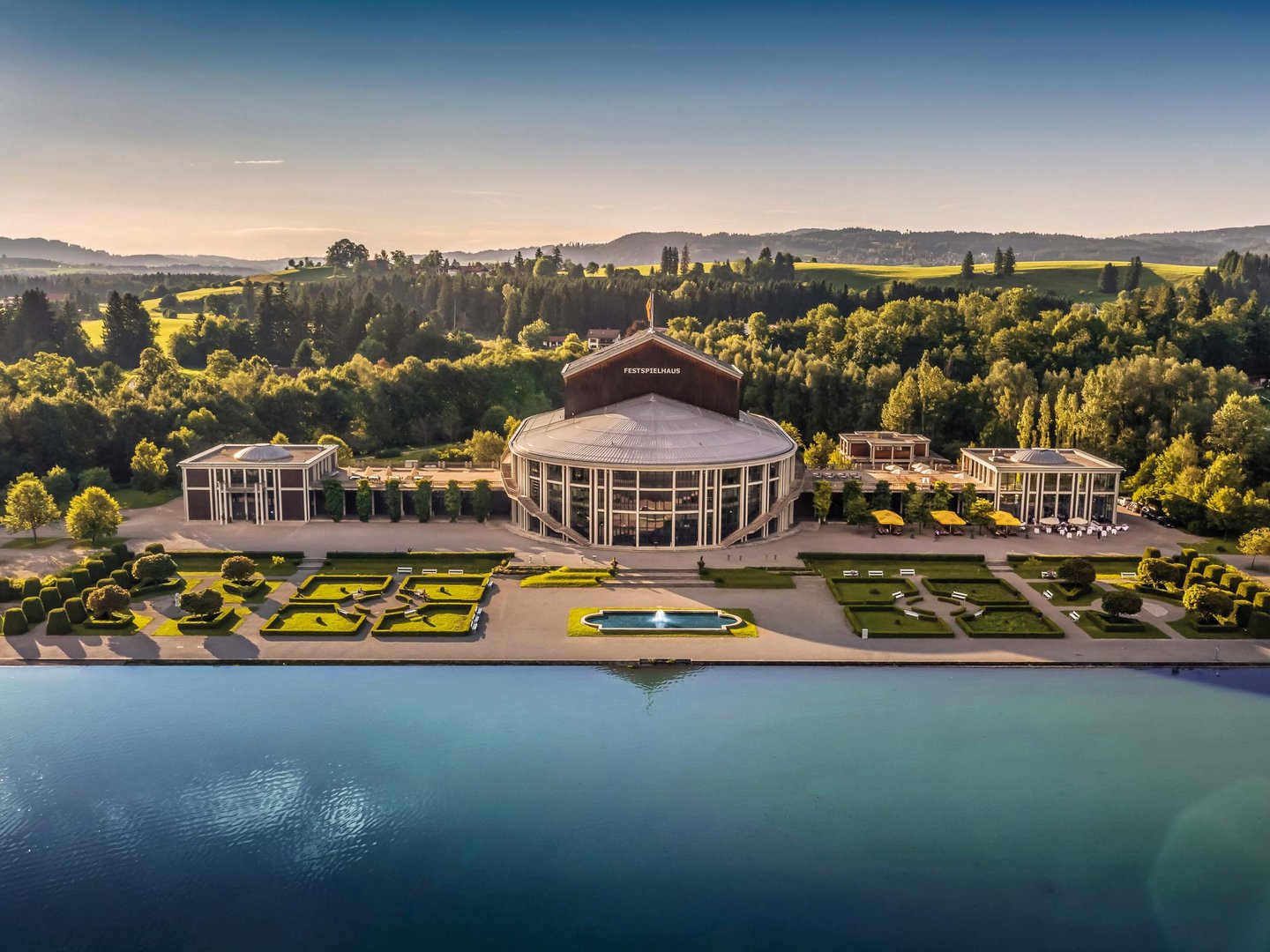Festspielhaus Neuschwanstein | Kultur & Erholung Festspielhaus Neuschwanstein | Kultur & Erholung